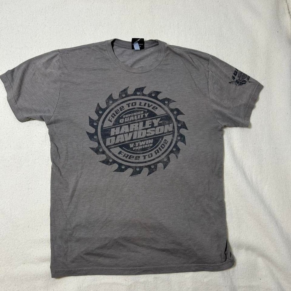 Tan/gray Harley Davidson tee #bikerstyle